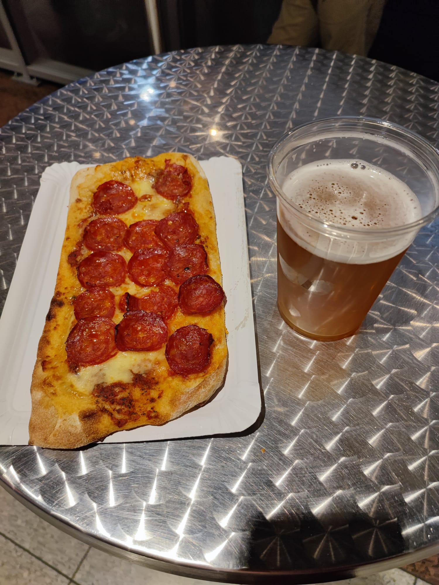 Pizza and beer, 10€